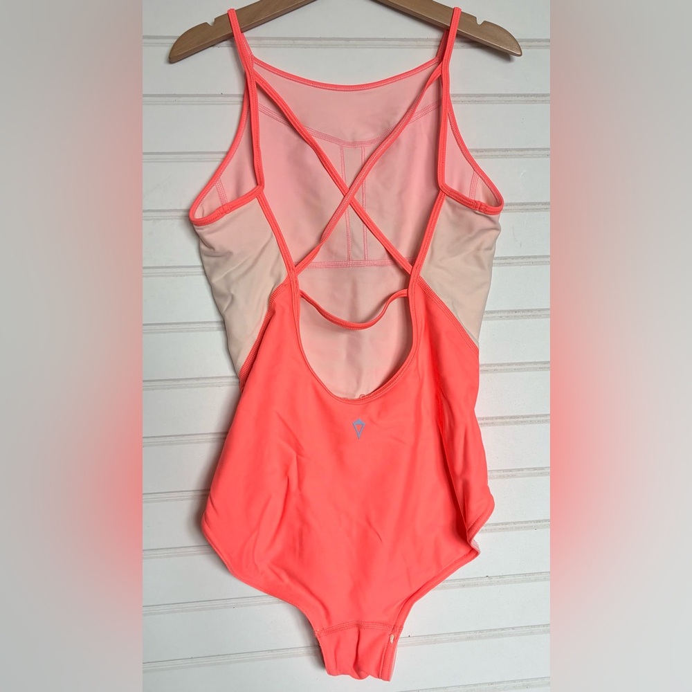 IVIVVA by LULULEMON girls size 12 bathing suit